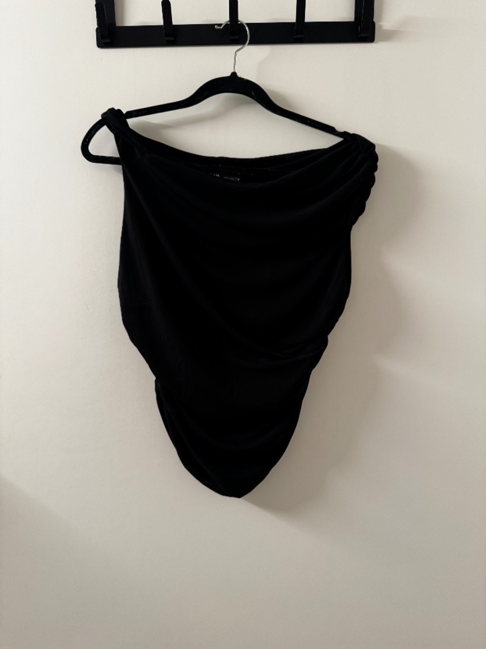 Zara Women's Black Off The Shoulder Ruched Cami (Size Large)